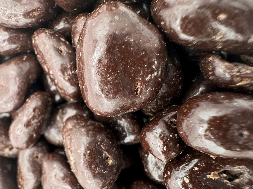 DARK CHOCOLATE RAISINS 12oz