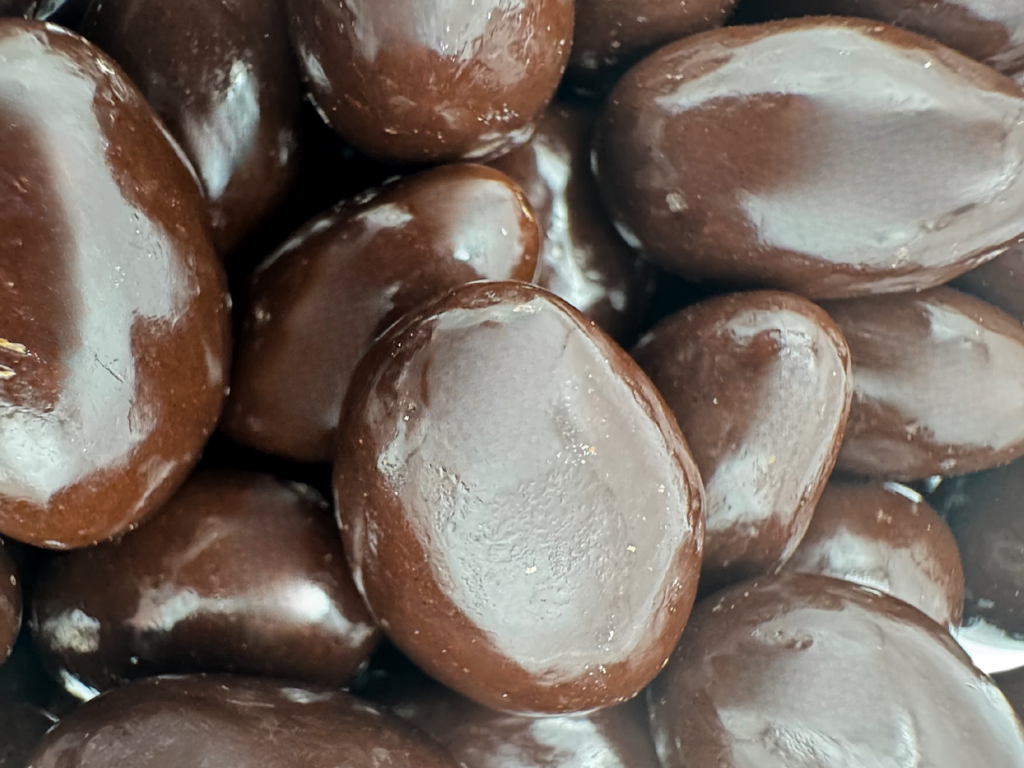 DARK CHOCOLATE ALMONDS 12oz