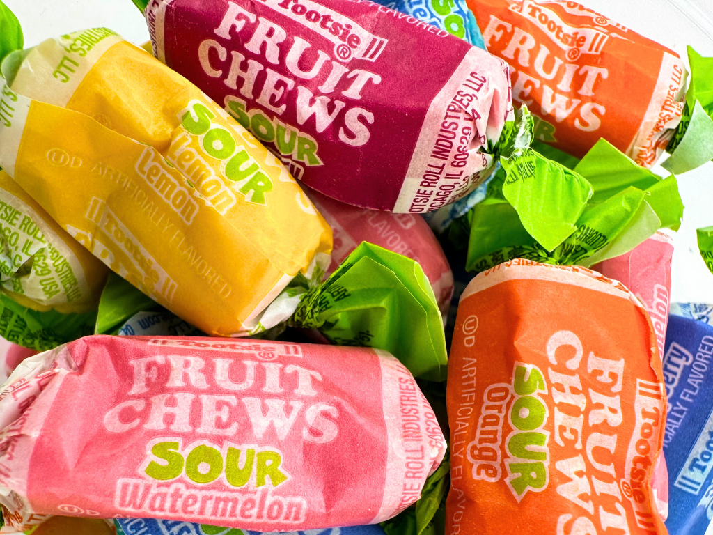 SOUR FRUIT TOOTSIE CHEWS 9.6oz